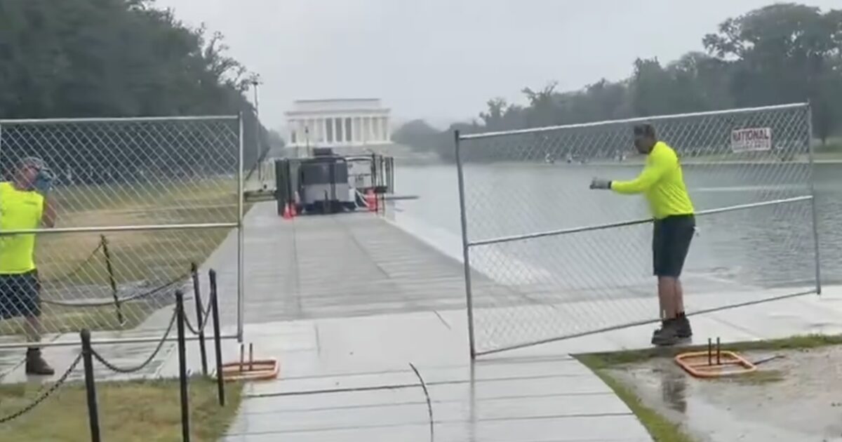 Trump administration locks down reflecting pool worksite Trump administration locks down reflecting pool worksite