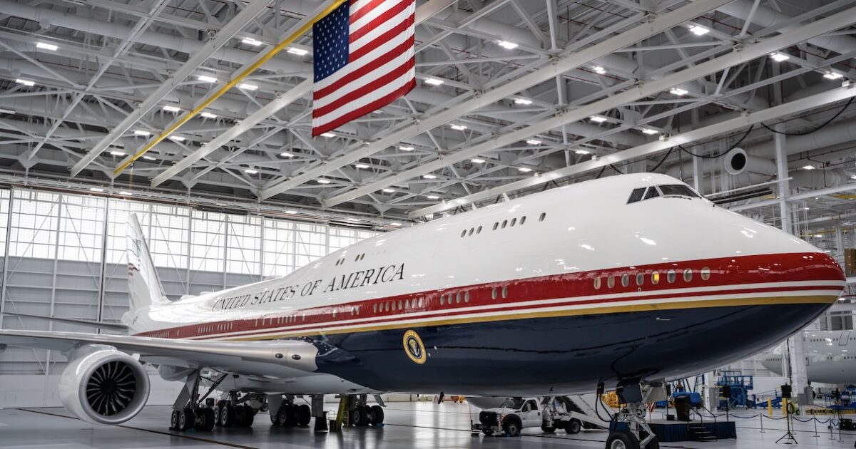 Trump welcomes NEW Air Force One with signature, announces historic flyover Trump welcomes NEW Air Force One with signature announces historic flyover