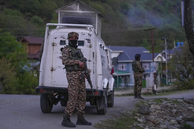 Pakistan's Kashmir Crisis: Internet Shutdown, Mass Arbitrary Arrests, Enforced Disappearances 06333c20 4f7b 4238 a880 ee90238c487a