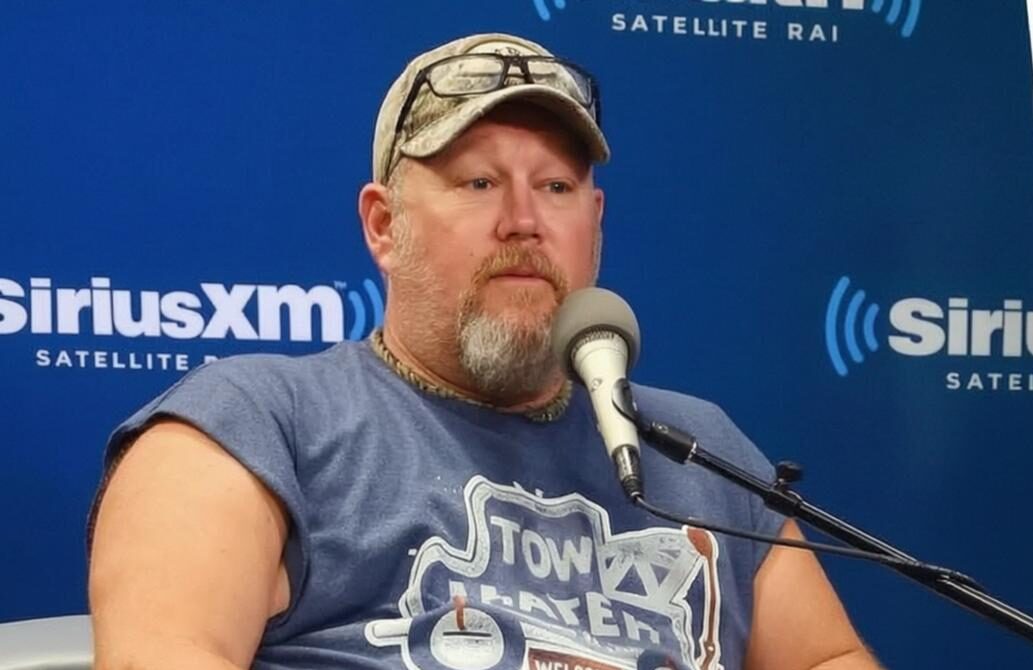 Larry the Cable Guy is Recovering After Hospital Rush for Health Scare 20260726 1518 boredtrashpanda 6a66253ebc090 e1785174204333