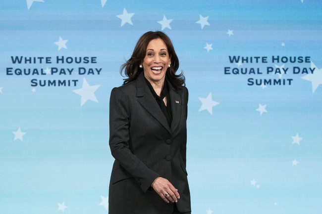 Shocker: Kamala Harris's New $8 Million Mansion Is in a Snow-White Neighborhood 85ec1ba