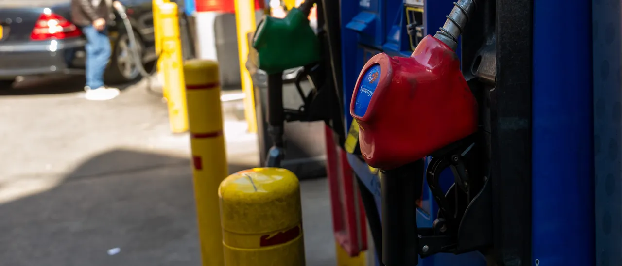 Video Appears To Show Man Attempting To Kidnap Child. Mom Fights Him Off With Gas Pump GettyImages 2272438239copy
