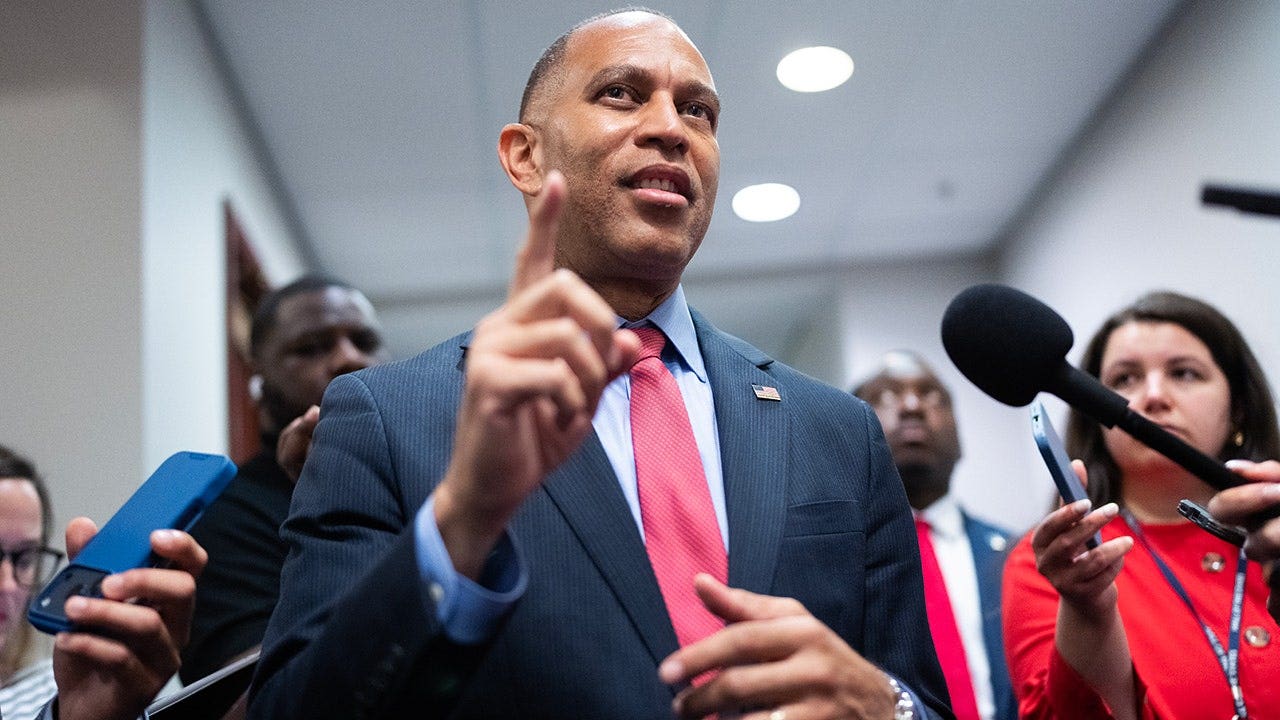 Democrats target more GOP House seats after socialist victories rock left-wing primaries Hakeem Jeffries Photo 1