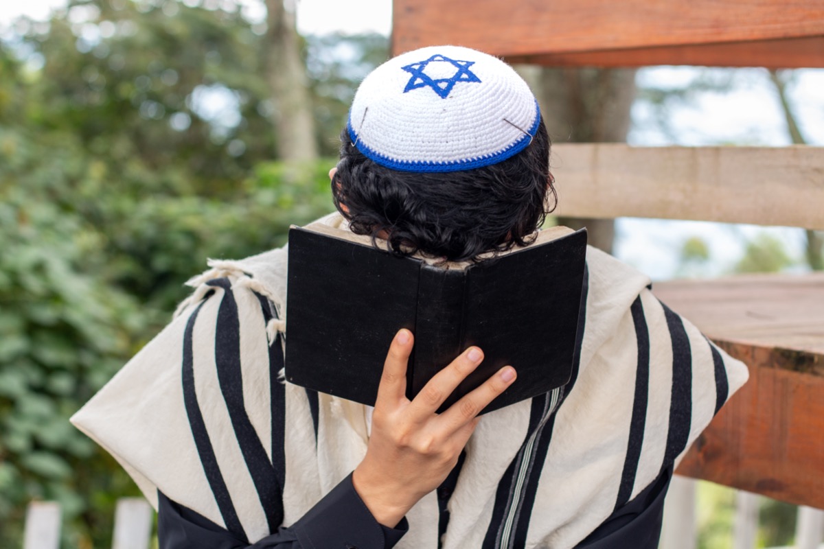 Permit to Pray? Town Clamps Down on Jews’ Worship — SCOTUS to Hear Case Jewish man praying 073126 Getty 1411425657