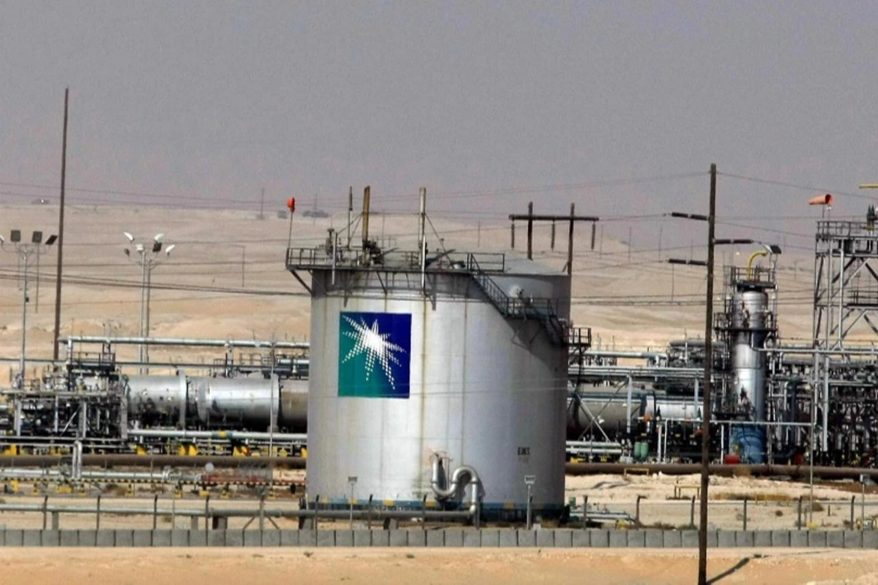 Houthis claim strikes on Aramco sites in Saudi Arabia’s Jizan, Yanbu… aramco refinery in jazan burns after houthi missile and drone strike 3224596 20260725090749