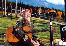 Willie Nelson says Americans must fight ‘water thieving’ AI data centers ‘invading’ Texas farmland