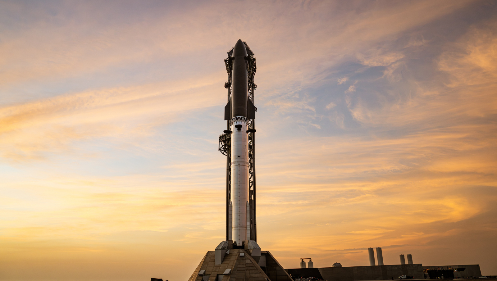 SpaceX Starship Flight 13 Ends Successfully With 'Softest-Ever' Splashdown After Two Delays divSpaceX Starship Flight 13 Ends Successfully With Softest Ever Splashdown After Two Delaysdiv