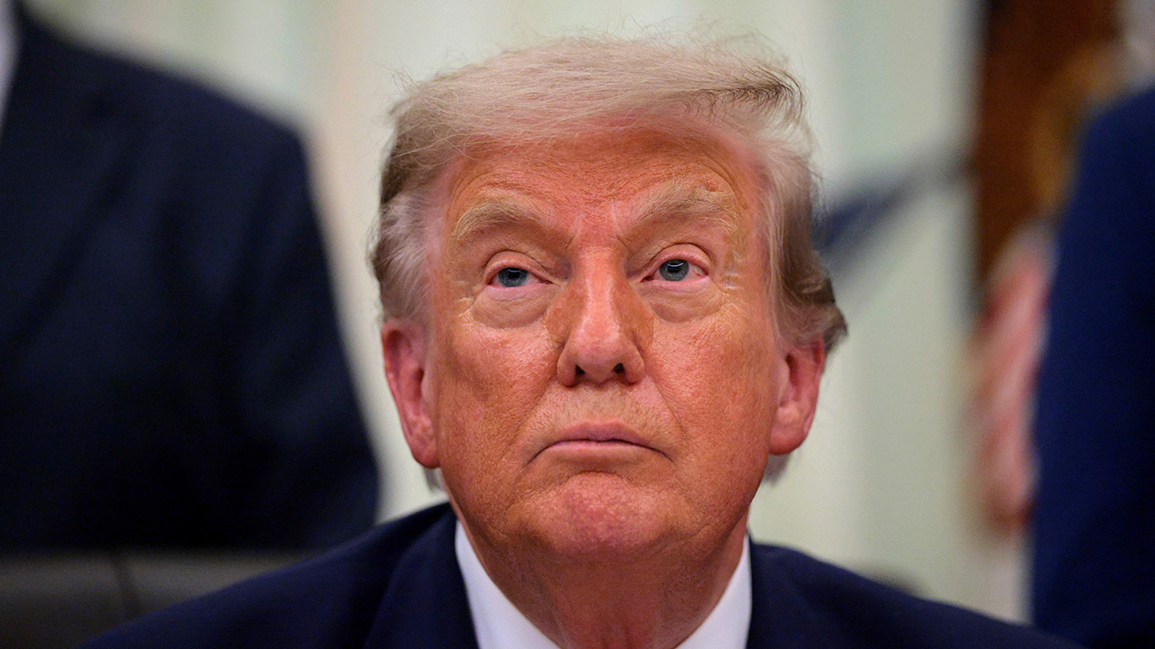 Trump Reveals if He’s Looking at AI Controls After OpenAI Model Went Rogue e 8