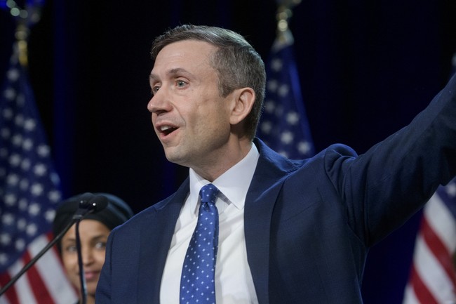 The Democratic National Committee Is Imploding ef879a4c b331 40c4 8af8 8c5aa98fca07 1