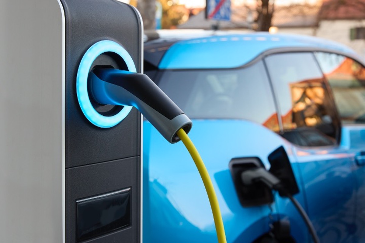 Electric Cars Meet Economic Reality electric car blue resized 072226 082624 12722 Getty