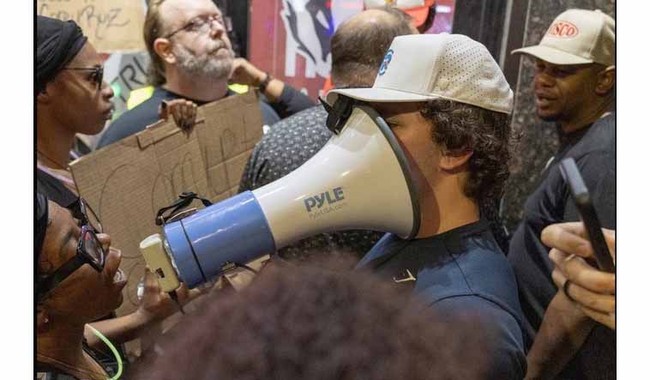 Black Lives Matter Mob in Madison Blocks Entrance to 'Racist Bar' fa6da6e6 d11d 4592 b90c 07d7ed21fa42 650x0 1