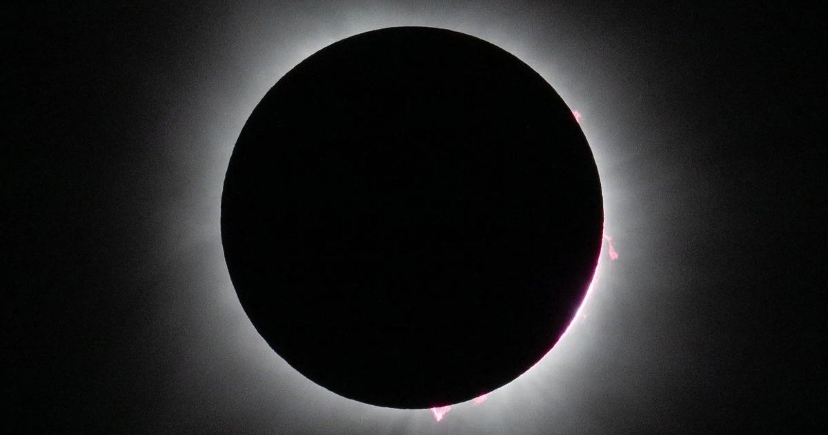 August 2026 Solar Eclipse Map: Which Countries Will See Totality and Where to Watch ront sun