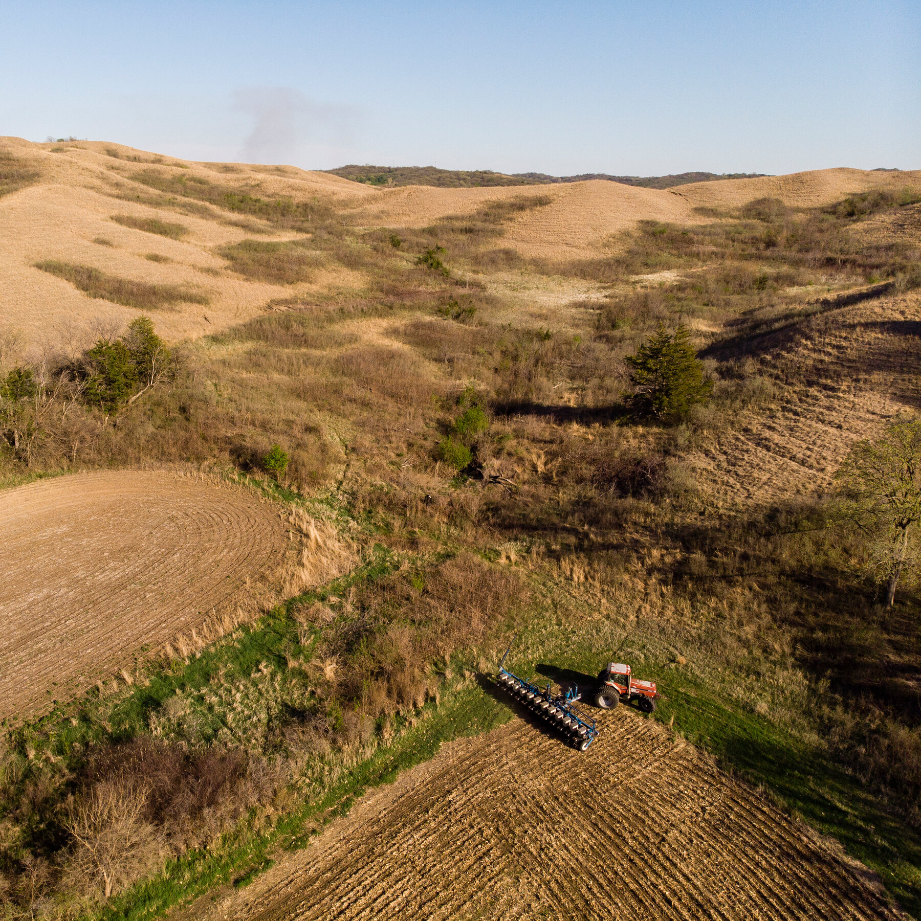 How Farmers Are Staying Afloat as Crop Prices Plunge 00biz land value pkcq mediumSquareAt3X