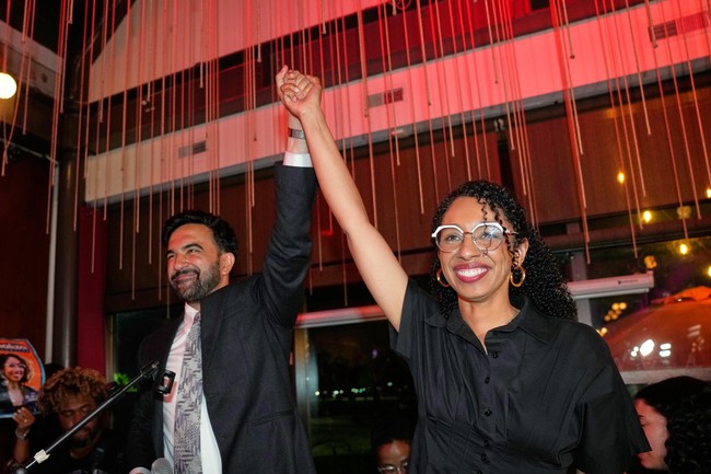 NYT Reporter Warns DSA-Dems Want to ‘Take Out Our Entire Constitutional System’ on Bill Maher Show 01 0c6b 436c a040 5a515683379e