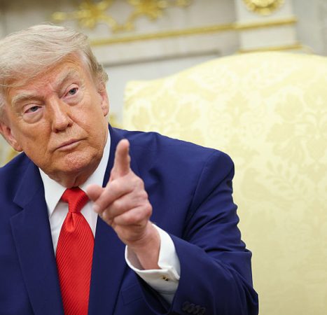 Trump orders 15% tariff on key chip material to challenge China