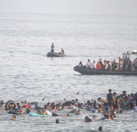 Spain sets Italy deadline to end ‘unfair’ border checks over migrant surge