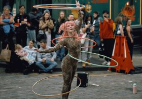 At Edinburgh Fringe, It’s Time for Comedy, Stunts and Even a Few Owls