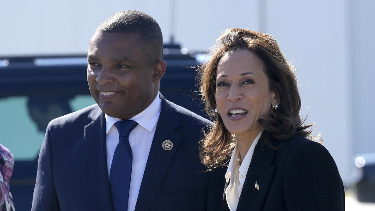 Inside the furious battle for power: Odds for a Democratic victory revealed as more Trump-backed seats added to flip list 110547279 0 image m 10 1786387568430