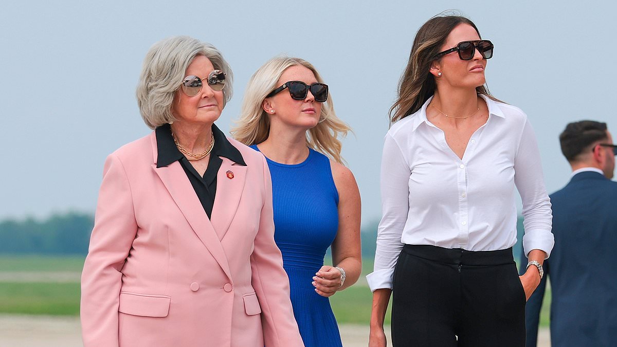 Fears Trump chief of staff Susie Wiles' phone hacked AGAIN as imposter dupes British prime minister Andy Burnham 110684185 0 image m 13 1786973543794
