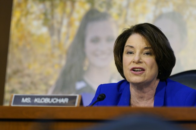 Amy Klobuchar Gets Absolutely Booed Off Stage for Border & Cop Lies — Then Calls to Defund ICE 121a7e94 1ace 4819 a079 7d1becc0603d
