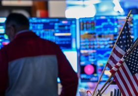 Stock Trading in Congress Becomes an Attack Line in Midterm Campaigns