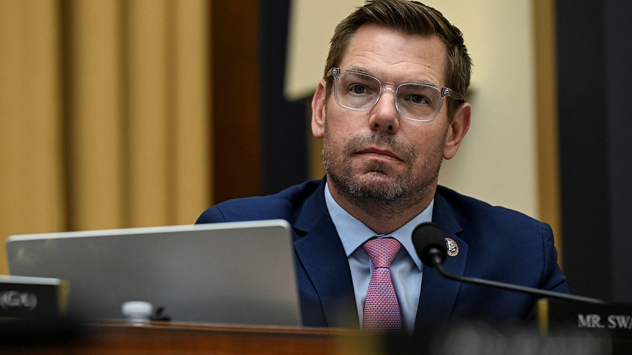 FBI Raids Democrat Swalwell’s Home in Sexual-Misconduct Investigation, Source Says 2026 08 20T165924Z 1 LYNXMPEM7J1CT RTROPTP 4 USA TRUMP JUSTICE PATEL