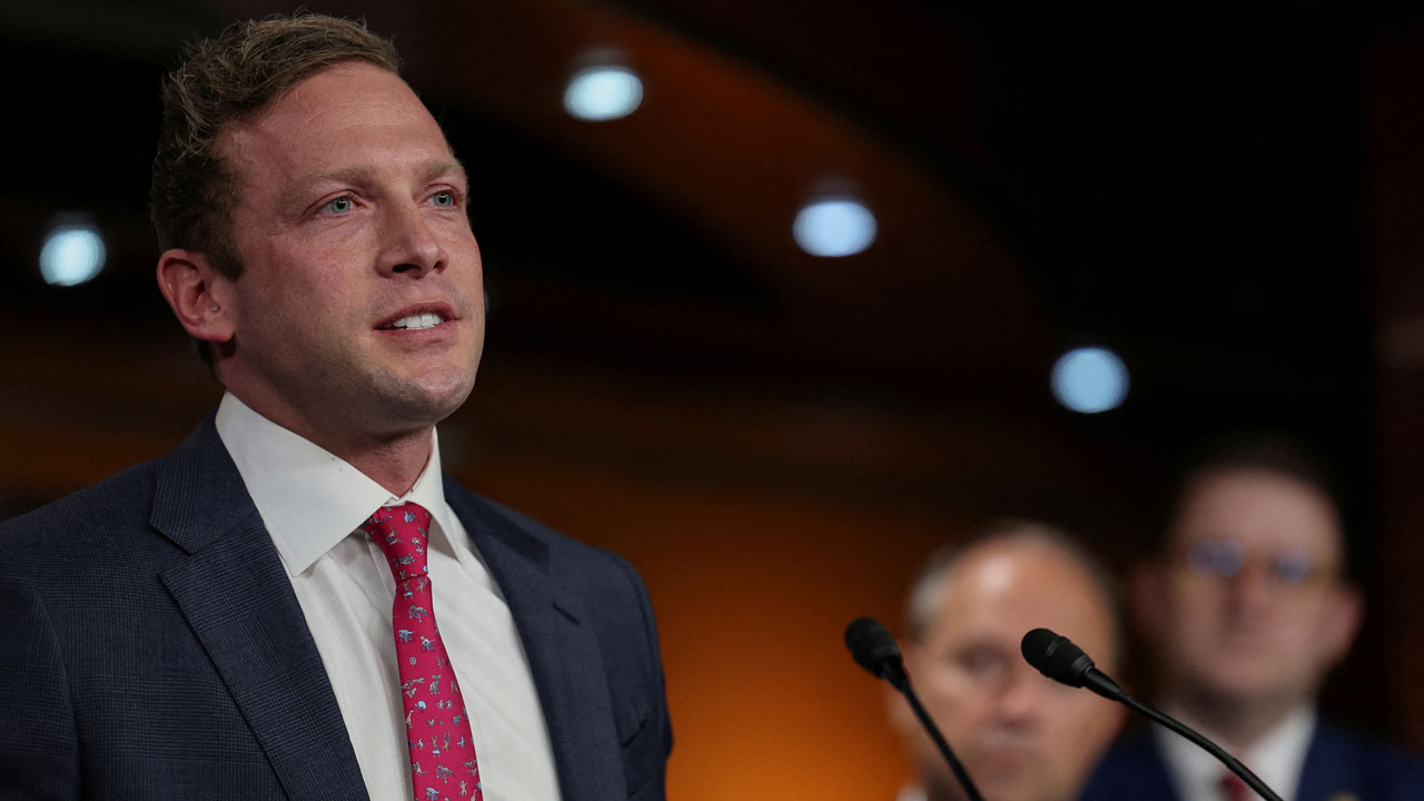 Moreno Says Ex-Son-In-Law Is a ‘Danger’ Who Should Not Serve in Congress 260802