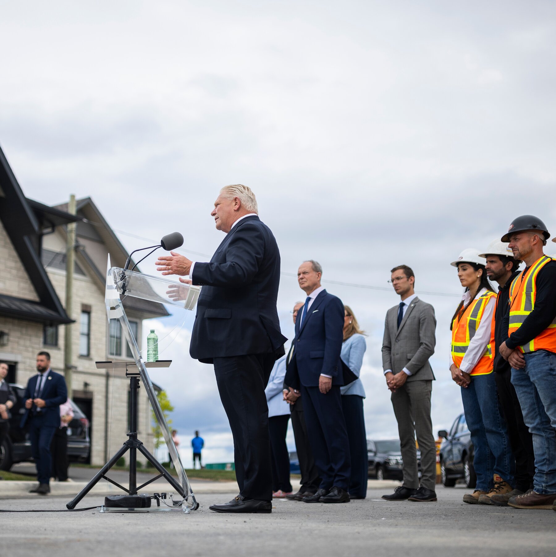 Canadians Stand Their Ground as Trump’s New Tariffs Endanger Jobs 26int canada trade spirit vgkw mediumSquareAt3X