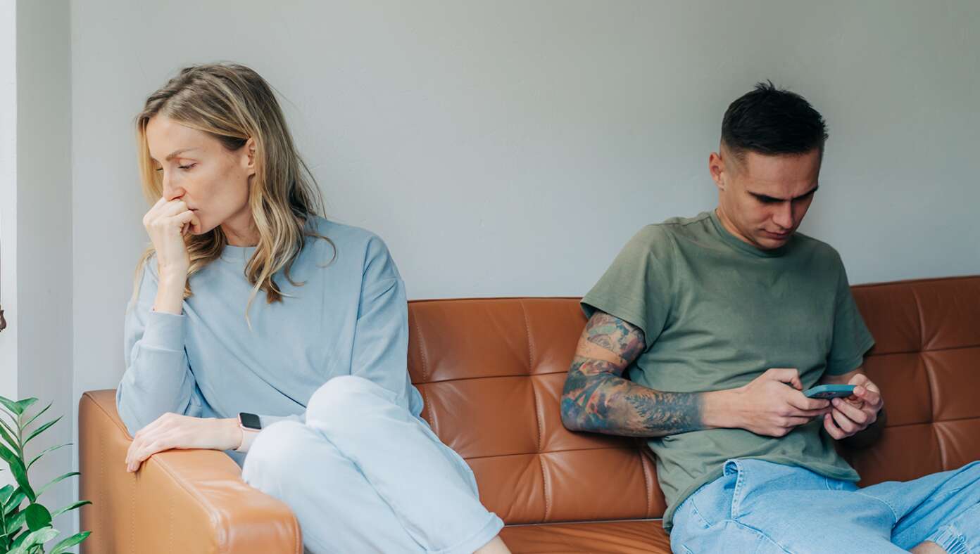 12 Clear Signs Your Husband Doesn't Love You Anymore 28098dc