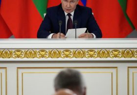 Why Putin Is Fighting On, Even as His Problems Multiply