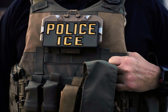 ICE's Buzzy New Weapon Sends Democrats Into Full Crashout Mode 3086a1533 7
