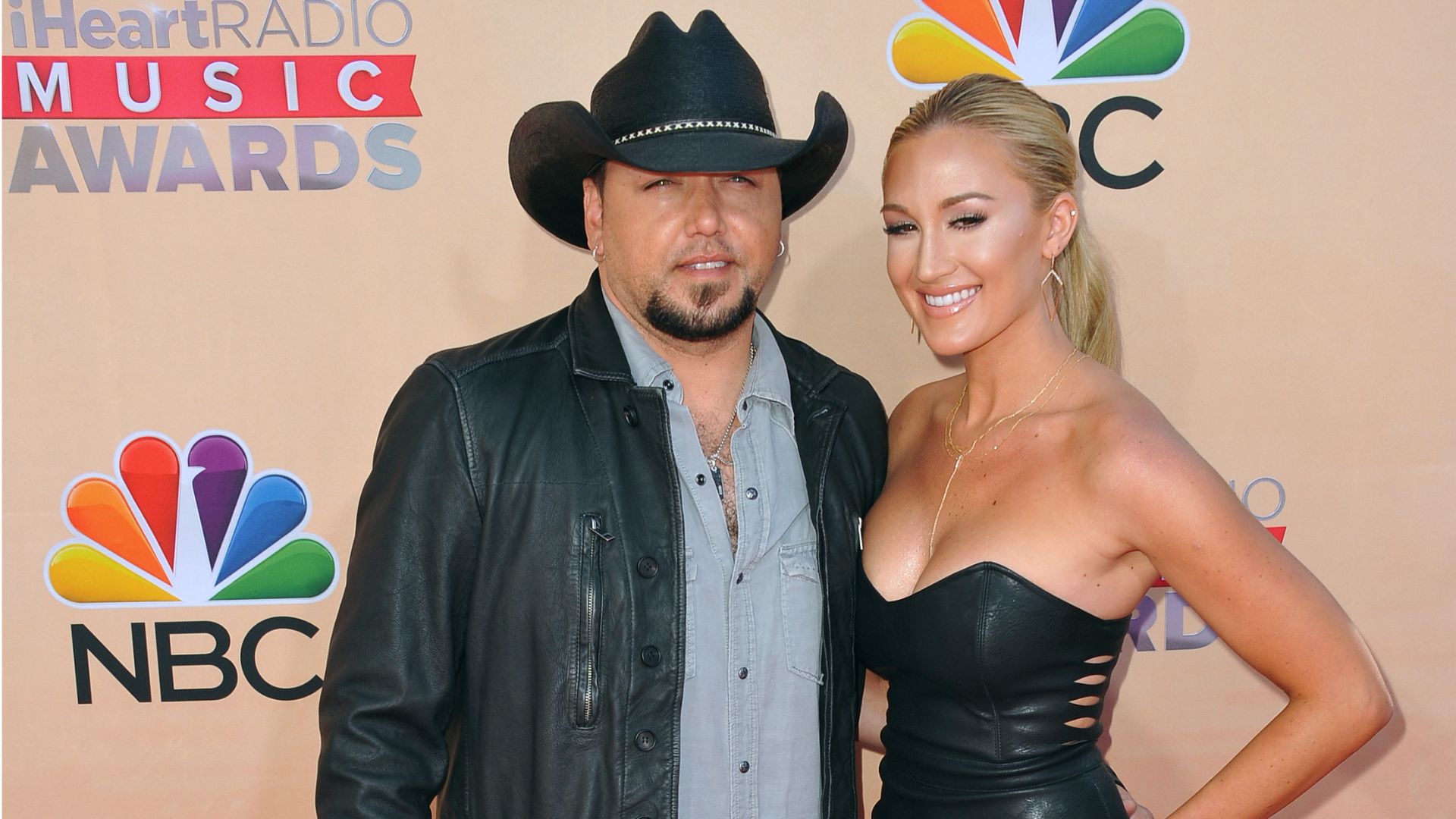 Luke Bryan Playfully Tries White House Press Secretary Role with Jason Aldean at His Side 37 3