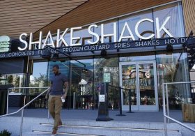 Play Stupid Games, Win Stupid Prizes: Armed Shake Shack Worker Robs Own Store, Then Wins the ‘Prize’