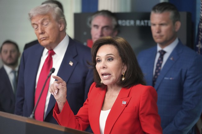Trump Rages at Jeanine Pirro Over Reflecting Pool Charging Decision – 'What Was She Thinking?' 4c26 b996 b9e93b79e1e1
