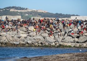 Spanish region demands answers after migrants land on crowded beach (VIDEOS)