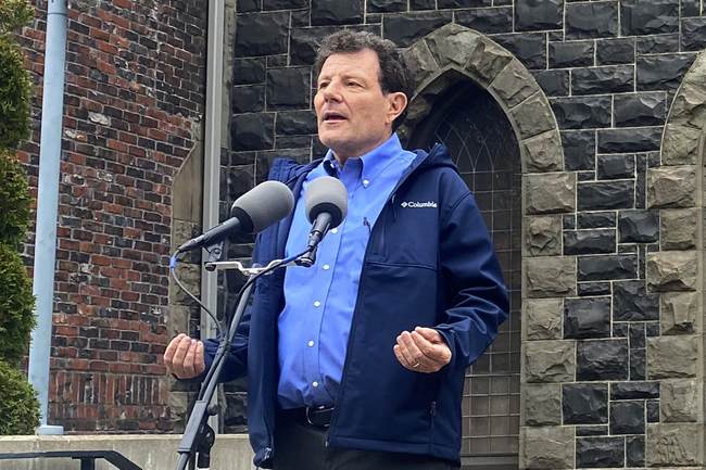 Nicholas Kristof Takes Thousand-Mile Road Trip to Find Woman With Six Cents in Cash 5952897