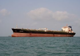 Iran vows ‘not a single drop’ of oil will leave Gulf if region complies with US plan