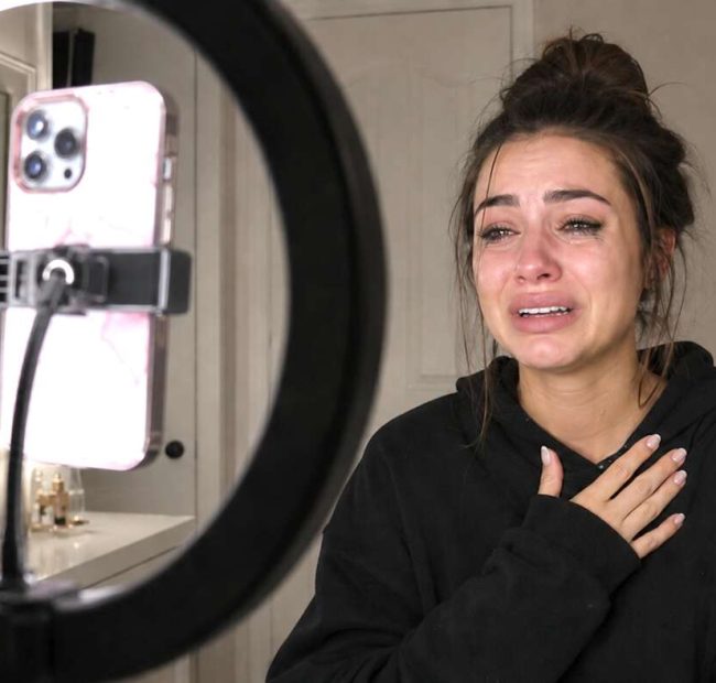 Sad: Woman’s Mascara Not Smudged Enough While Filming Crying Selfie Video And Now She Has To Start All Over