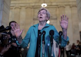 Elizabeth Warren Does a Rake Stomp While Complaining About ‘Landlords Jacking Up the Rent’