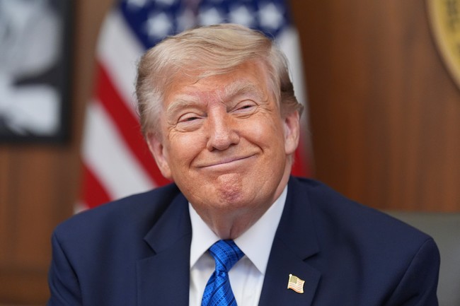 Trump Brushes Off Would-Be Assassin Who Was Staking Out His Los Angeles Golf Course 97 3