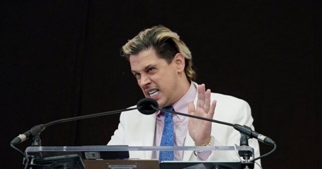 Milo Yiannopoulos Deported Back to Britain Following ICE Arrest AP21320641296823 1 640x335 1