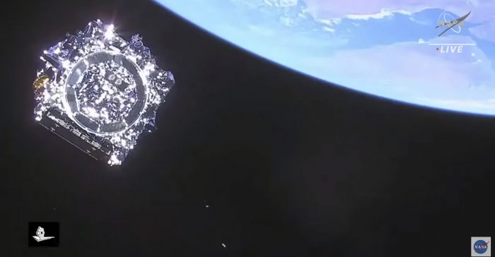 Trump Signs Memorandum to Expand Space Travel AP21359469818329 e1640528270492