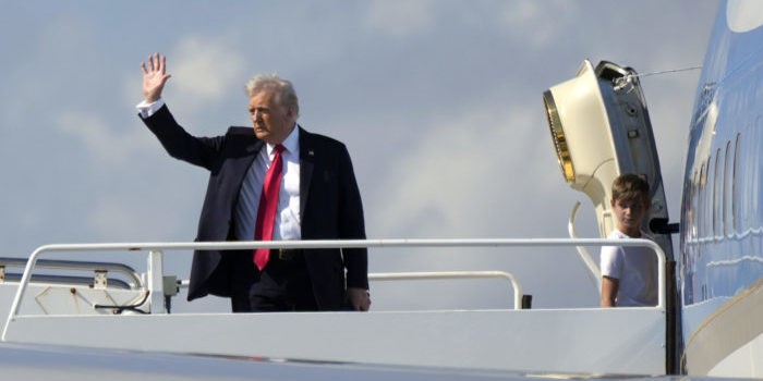 Trump Claims All Mines Cleared from Strait of Hormuz AP25040727219344 e1739208397714 4