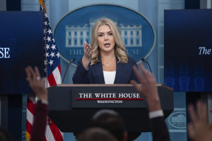 Karoline Leavitt to Step Down as White House Press Secretary AP25043674691150 e1761341532407
