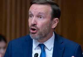 Sen. Chris Murphy says he’d ‘support a bad deal’ to end Iran war: ‘Trump has lost’