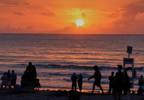 Sunrises before 5 a.m.? How permanent standard time would impact summer mornings