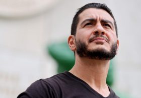 Can Democrats still win if socialists take over their party? 
