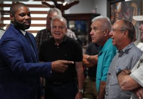 Live updates: Florida, Alaska voters head to polls; federal trial opens in addiction suit against Meta