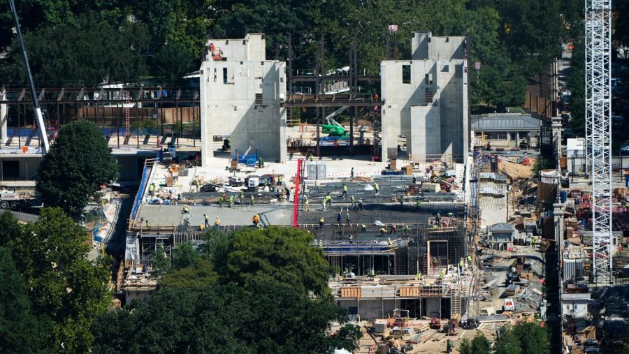 Chief Justice Roberts briefly allows White House ballroom construction  AP26231584423387 e1787322262172