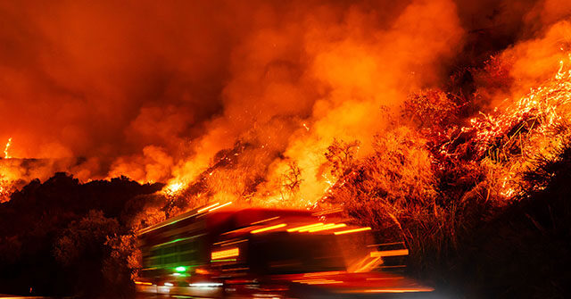 New California Wildfire Threatens Iconic Big Sur Coastline AP26241239927400 640x335 1